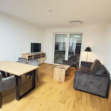 Traubes Alpenlodge באך